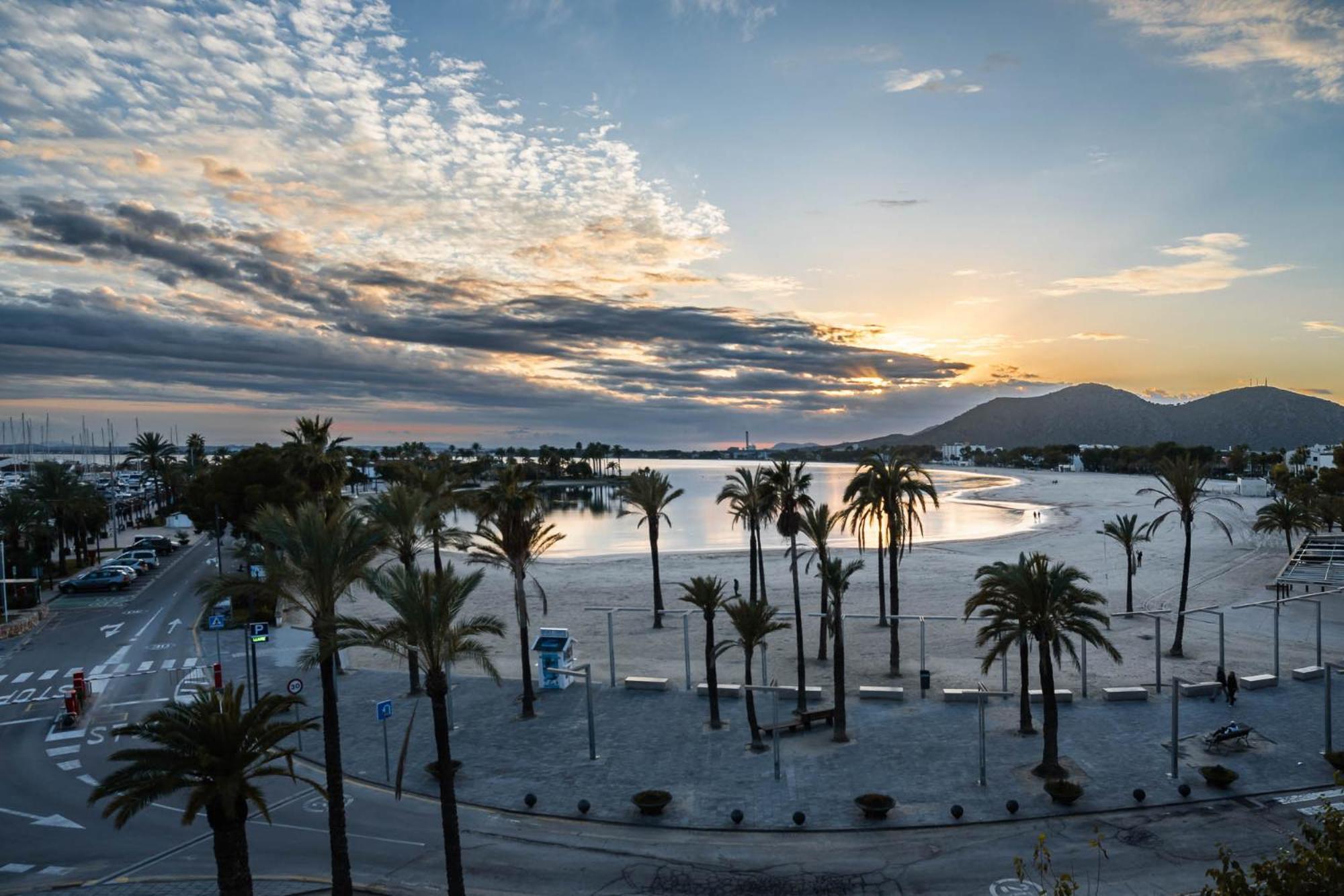 Apartment Luxury Sea View In Puerto De Alcúdia